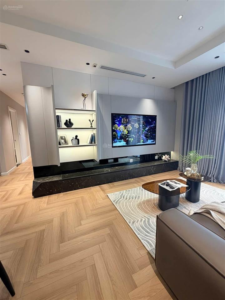 Cho thuê chcc vinhomes nguyễn chí thanh. căn hộ 86m2 tầng 20. nhà hướng đông nam full nt đẹp