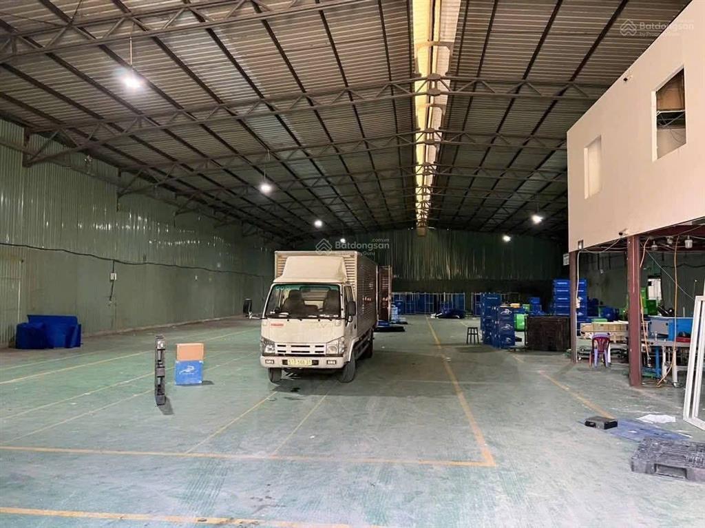 Xưởng dĩ an 2200m2 điện ba pha đường xe cont giá 60 triệu/tháng