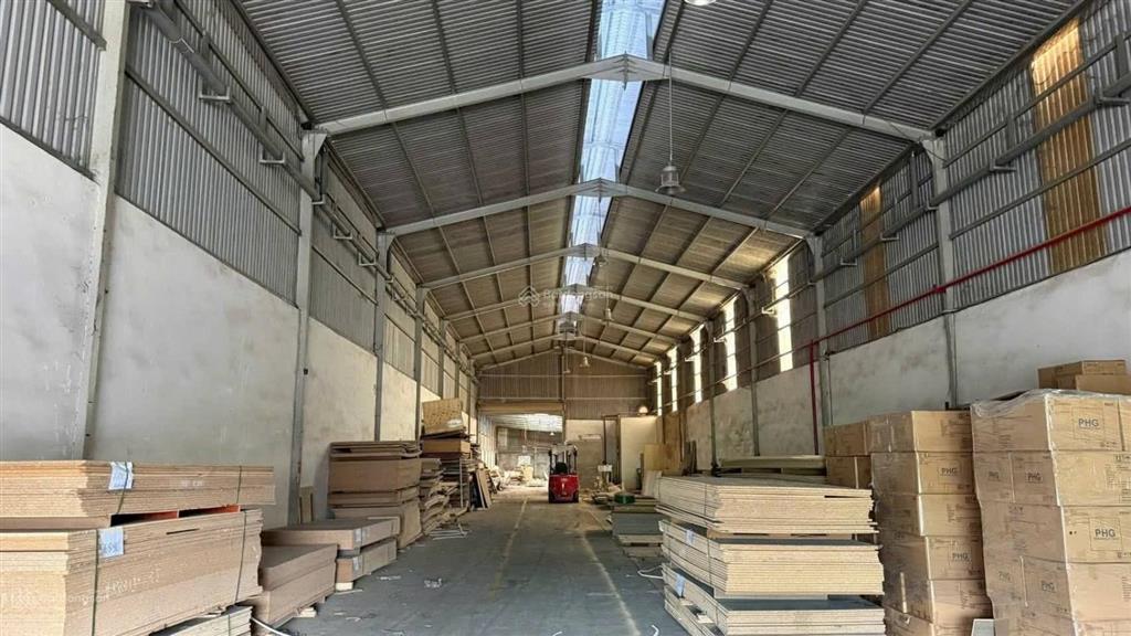 Xưởng tân hiệp đất 5000m2 xưởng 700m2 giá 55 triệu/tháng
