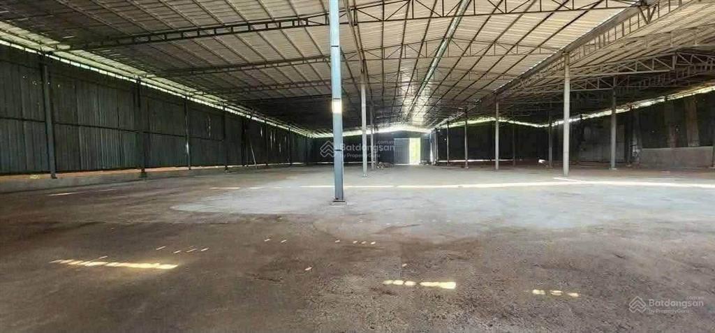 Đất 5000m xưởng 3000m giá 40 triệu đường tải lớn đi
