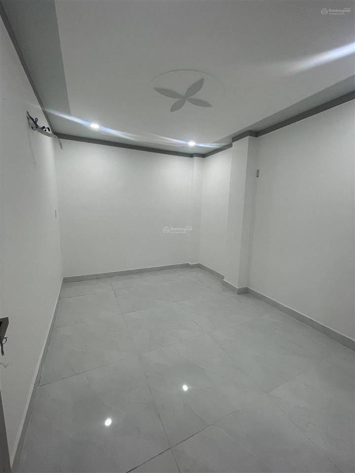 Bán nhà sổ riêng phường bửu long. dt 80m2, 3p ngủ. giá 2tỷ8 còn bớt