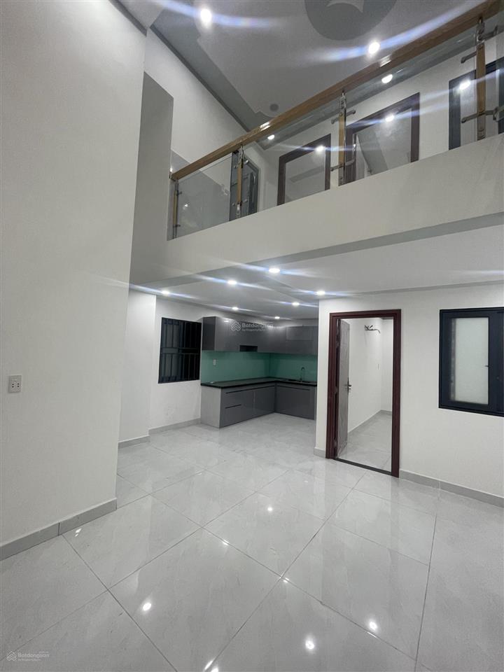 Bán nhà sổ riêng phường bửu long. dt 80m2, 3p ngủ. giá 2tỷ8 còn bớt