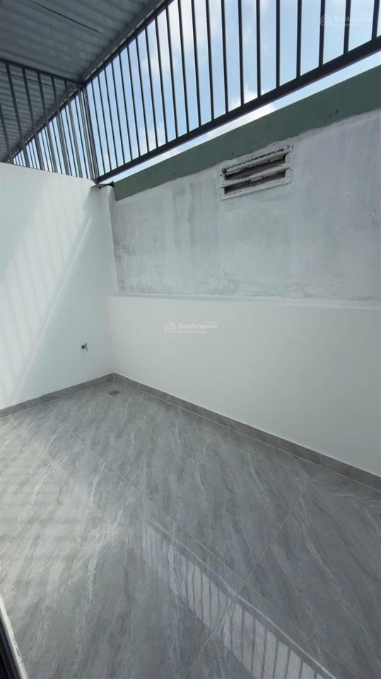 Bán nhà sổ riêng hoàn công giá rẻ phường tân phong. dt 80m2 giá 3tỷ7