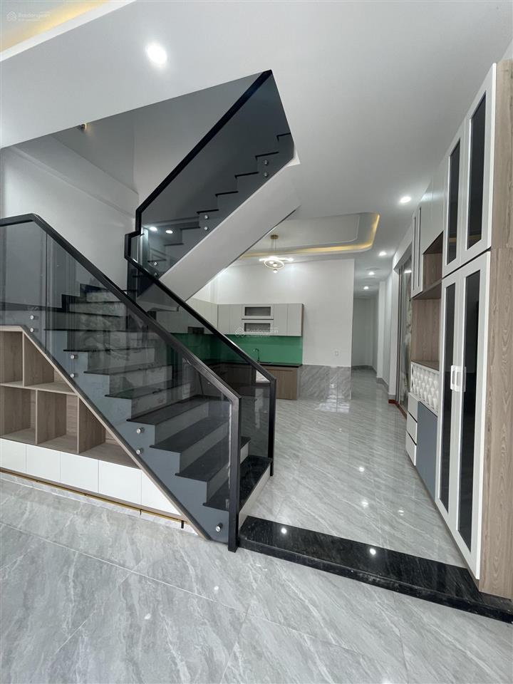 Bán nhà hoá an. dt 100m2(5x20) sổ riêng hoàn công. giá 3tỷ850tr, 3p ngủ, sân xe hơi, đường 6m.