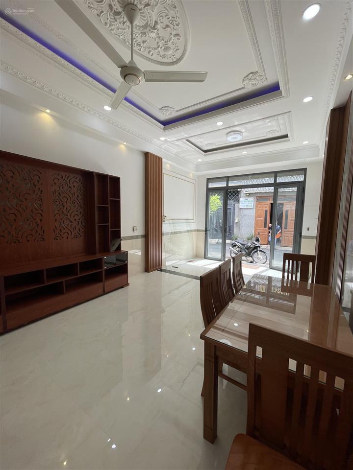 Bán nhà sổ riêng giá rẻ phường bửu hoà. dt 64m2 giá 3tỷ4 thương lượng.