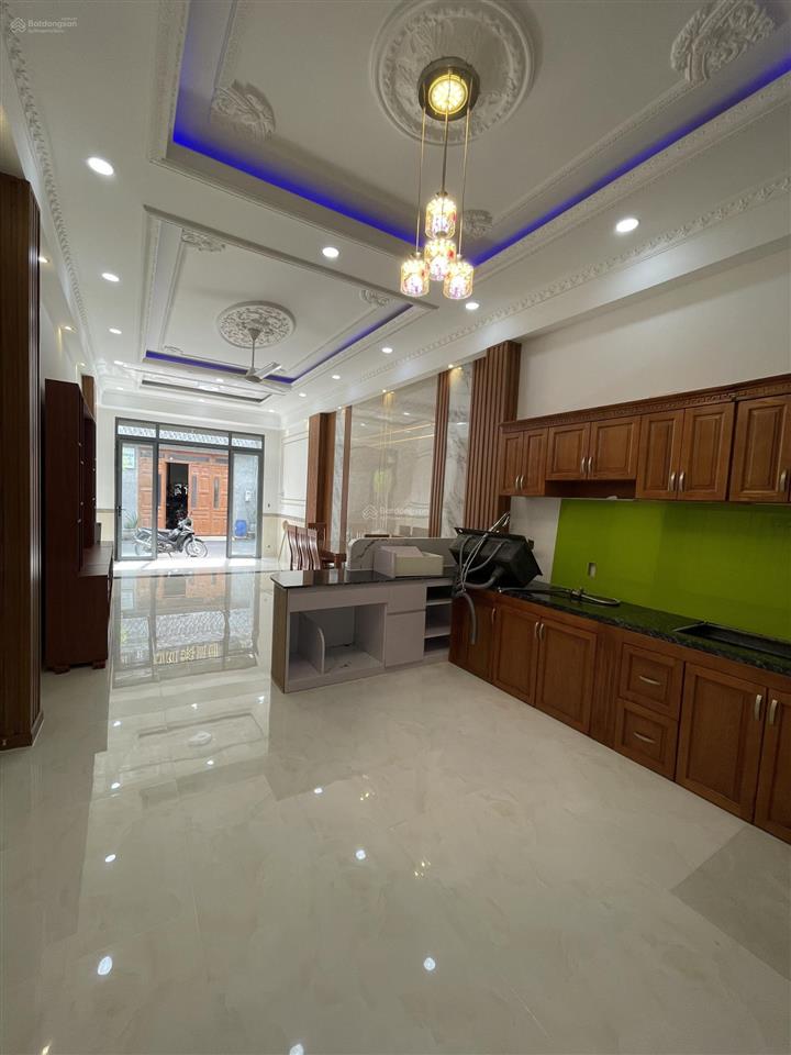 Bán nhà sổ riêng giá rẻ phường bửu hoà. dt 64m2 giá 3tỷ4 thương lượng.