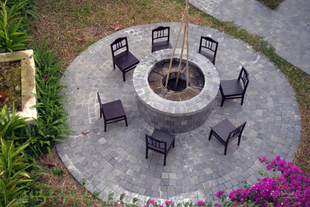 Bán biệt thự theo phong cách địa trung hải. ở hoặc cho thuê rất tốt. ngay biển kê gà bình thuận