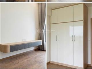 Chính chủ gửi bán căn góc 71m2 2pn2wc block mp9x, view quận 1. có nội thất  sẵn sổ hồng. giá 4,5tỷ