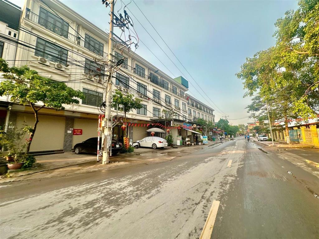 Em bán lô đất 65m2 sát trường đại học tdtt 20m giá hơn 3 tỷ