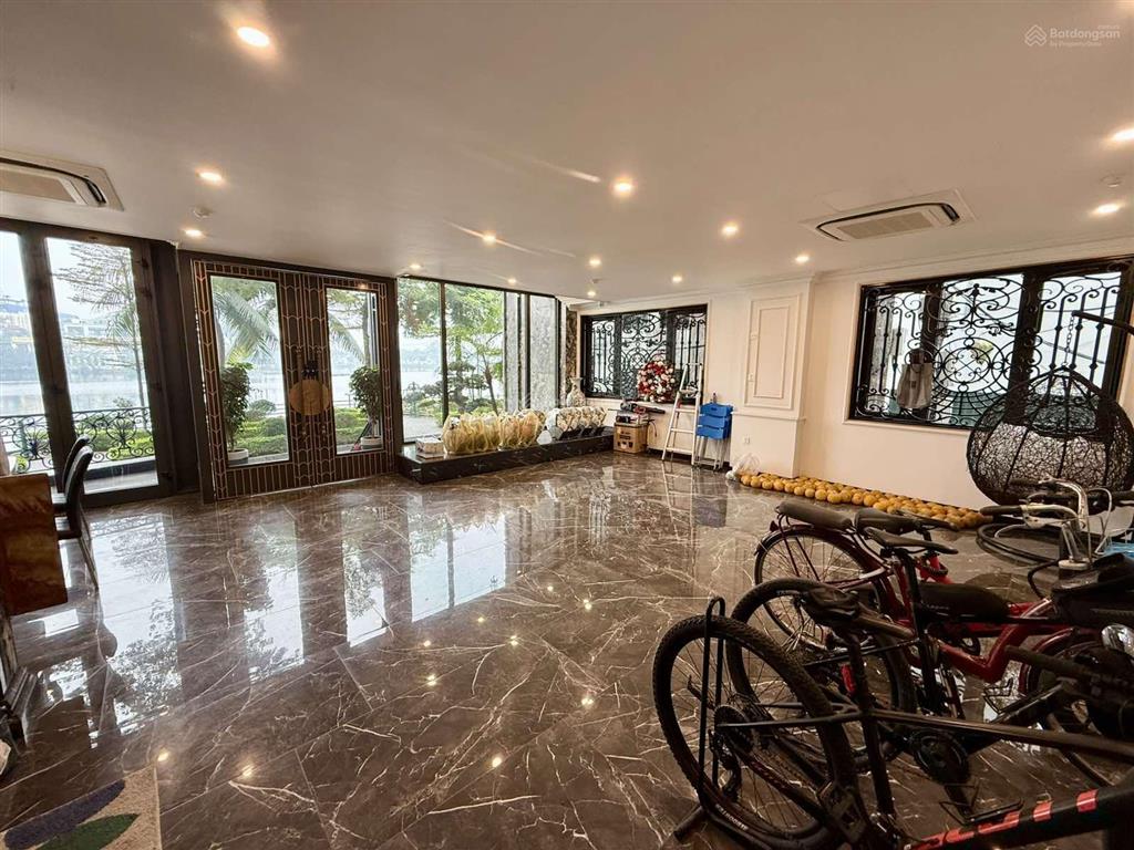 Chính chủ cho thuê mặt bằng kinh doanh cực đẹp view hồ tây mặt tiền 10m, dt 180m², giá tốt