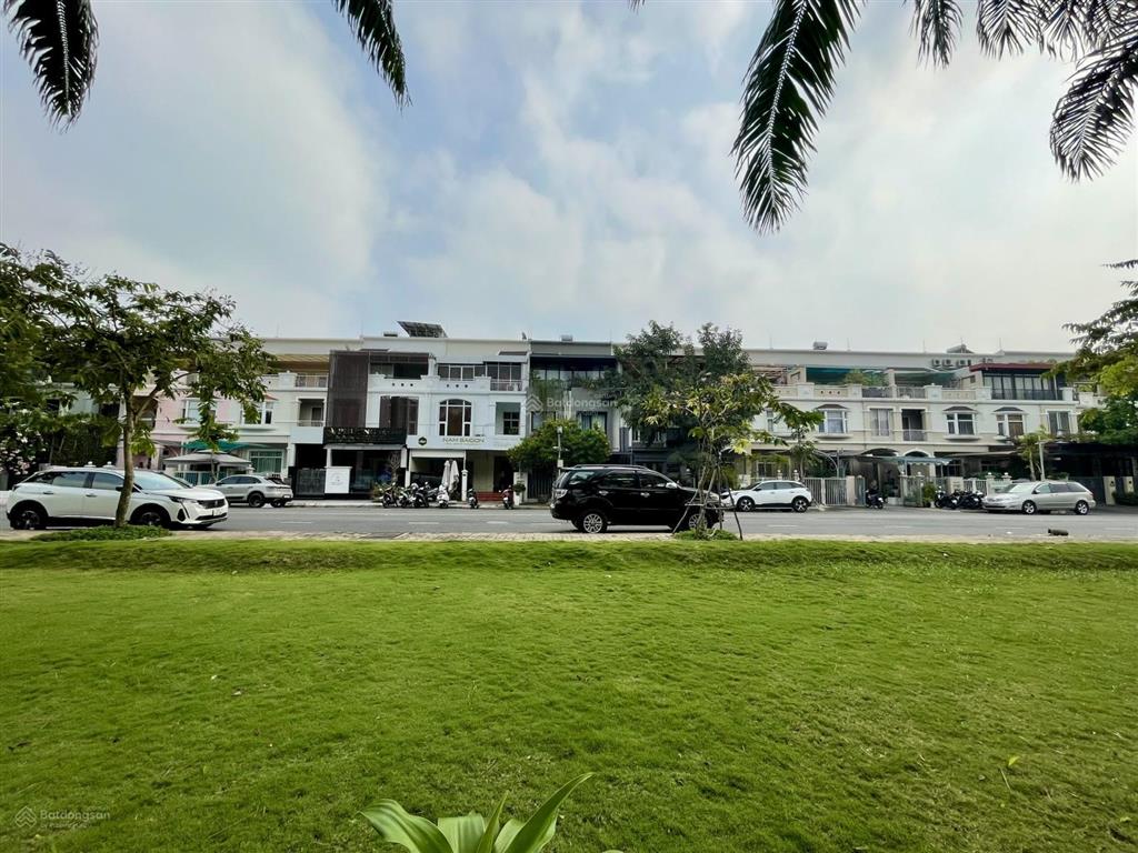 Vị trí hiếm có khó tìm tại khu đô thị phú mỹ hưng biệt thự đường c rộng 21m nhìn ra công viên xanh