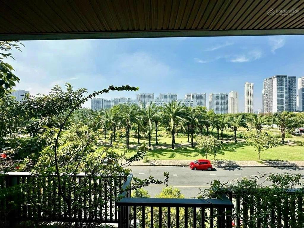 Vị trí hiếm có khó tìm tại khu đô thị phú mỹ hưng biệt thự đường c rộng 21m nhìn ra công viên xanh
