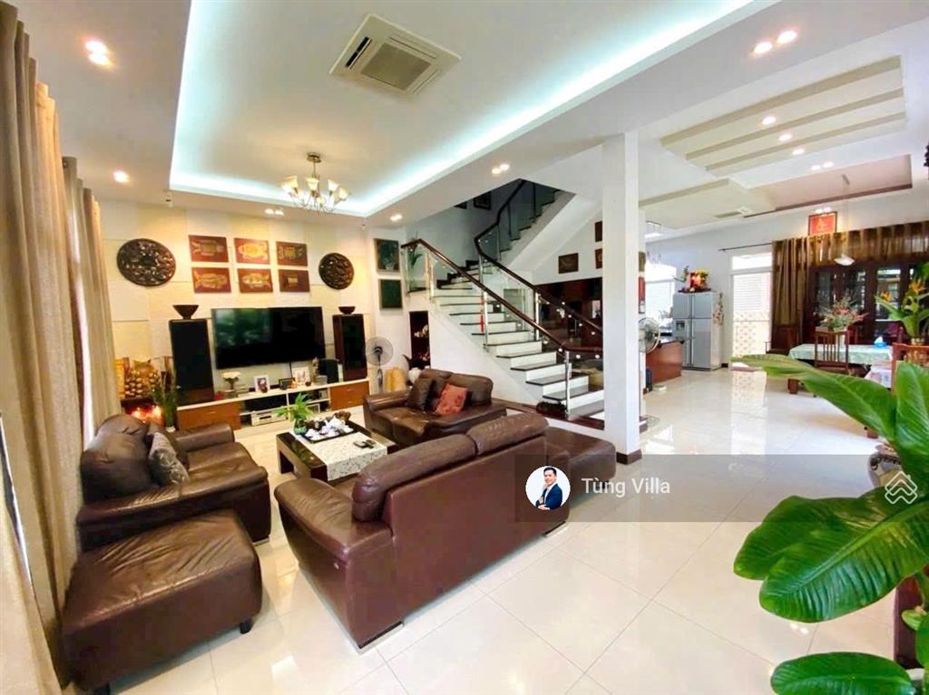 Villa phú mỹ hưng gần trường quốc tế canada bcis vị trí góc công viên 9mx20m cần chuyển nhượng 2025