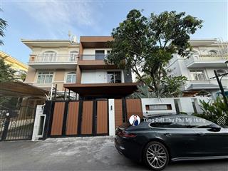 Bán biệt thự song lập phú mỹ hưng vị trí và phong cách đa dạng, dt 220m2 giá 62tỷ  0969 896 ***