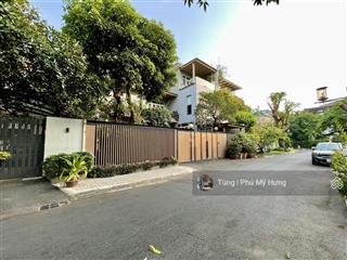 Biệt thự phú mỹ hưng gần công viên 2ha vuông vức 16x16m chuyển nhượng giá phù hợp