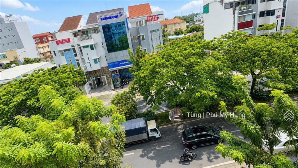 Có kế hoạch sử dụng tài chính nên chuyển nhượng lại căn nhà phố hoàng quốc việt  đường 30m quận 7