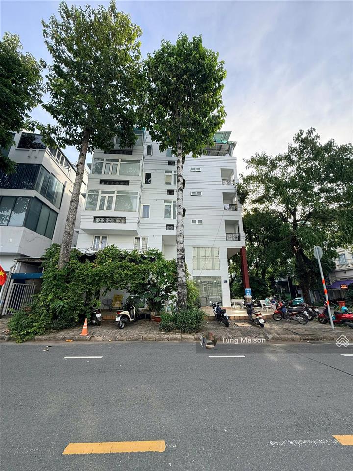Chuyển nhượng lại khách sạn tại khu kinh doanh đông đúc phú mỹ hưng  sẵn dòng tiền khai thác