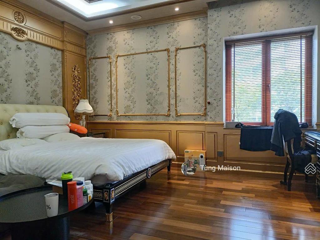 Biệt thự góc 2 mặt tiền phú mỹ hưng 475m2 view trực diện công viên, hồ bơi riêng
