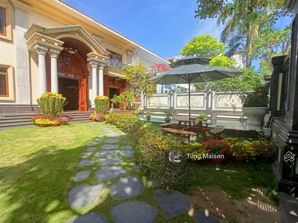 Biệt thự góc 2 mặt tiền phú mỹ hưng 475m2 view trực diện công viên, hồ bơi riêng