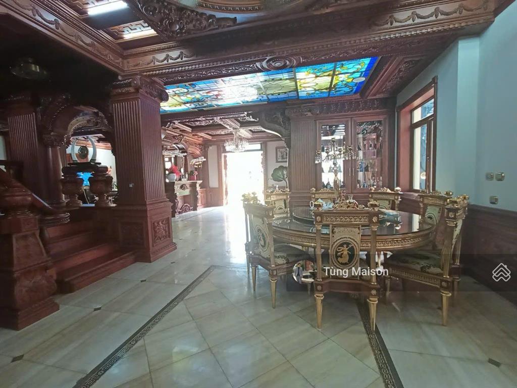 Biệt thự góc 2 mặt tiền phú mỹ hưng 475m2 view trực diện công viên, hồ bơi riêng