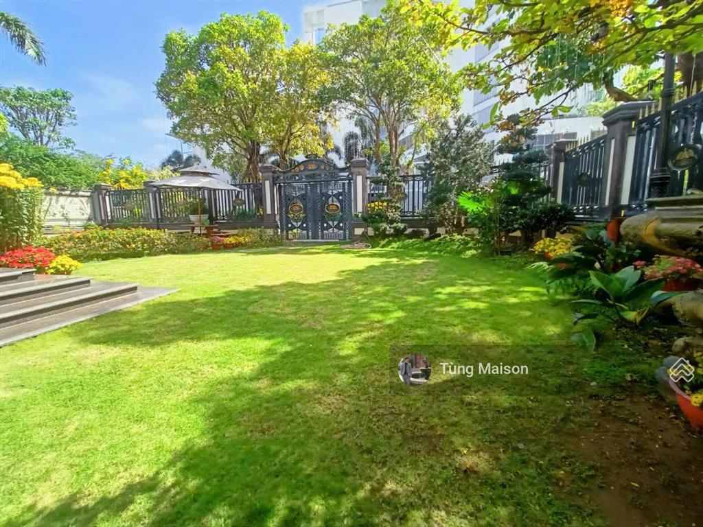 Biệt thự góc 2 mặt tiền phú mỹ hưng 475m2 view trực diện công viên, hồ bơi riêng