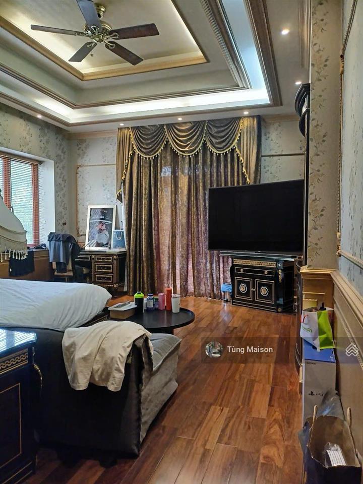 Biệt thự góc 2 mặt tiền phú mỹ hưng 475m2 view trực diện công viên, hồ bơi riêng