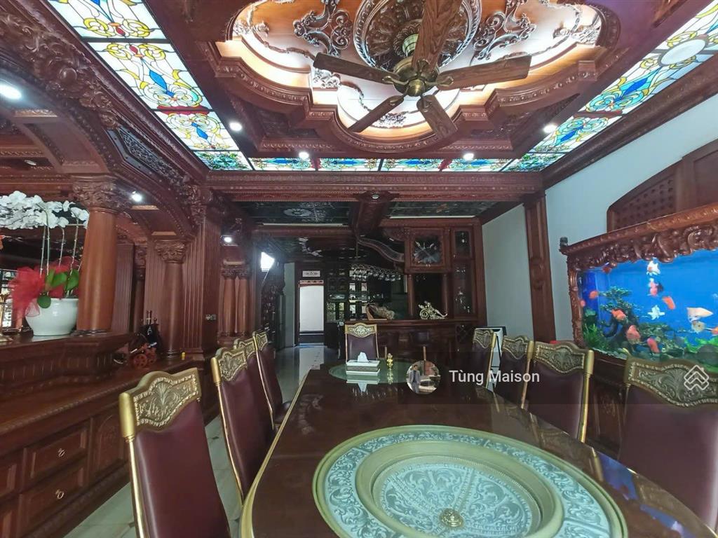 Biệt thự góc 2 mặt tiền phú mỹ hưng 475m2 view trực diện công viên, hồ bơi riêng