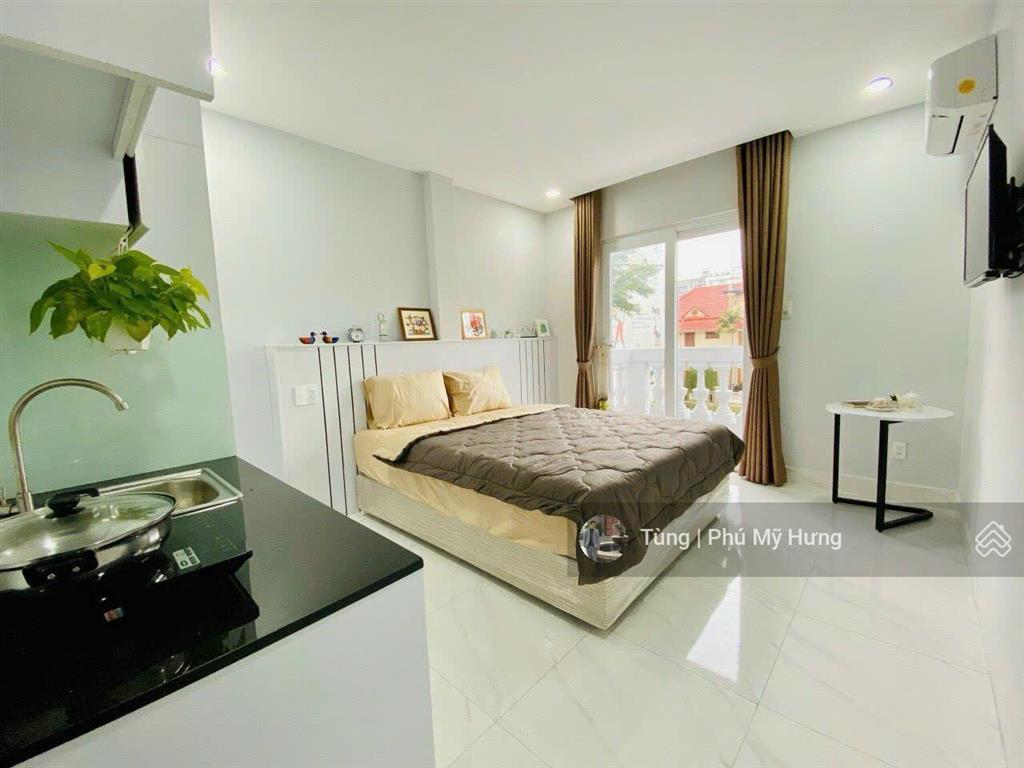 Nhà phố kinh doanh góc 2 mặt tiền đường phạm thái bường  phú mỹ hưng chuyển nhượng