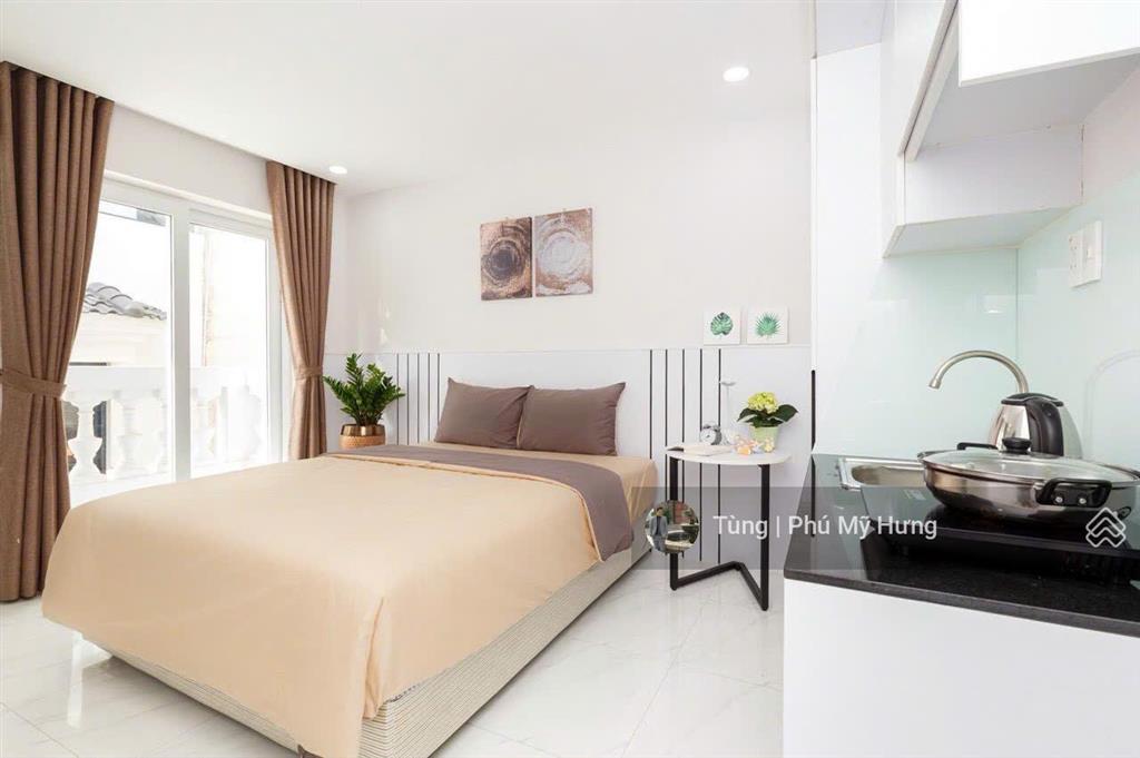 Nhà phố kinh doanh góc 2 mặt tiền đường phạm thái bường  phú mỹ hưng chuyển nhượng