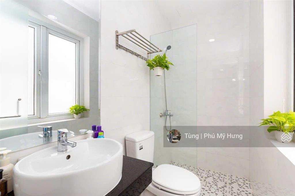 Nhà phố kinh doanh góc 2 mặt tiền đường phạm thái bường  phú mỹ hưng chuyển nhượng