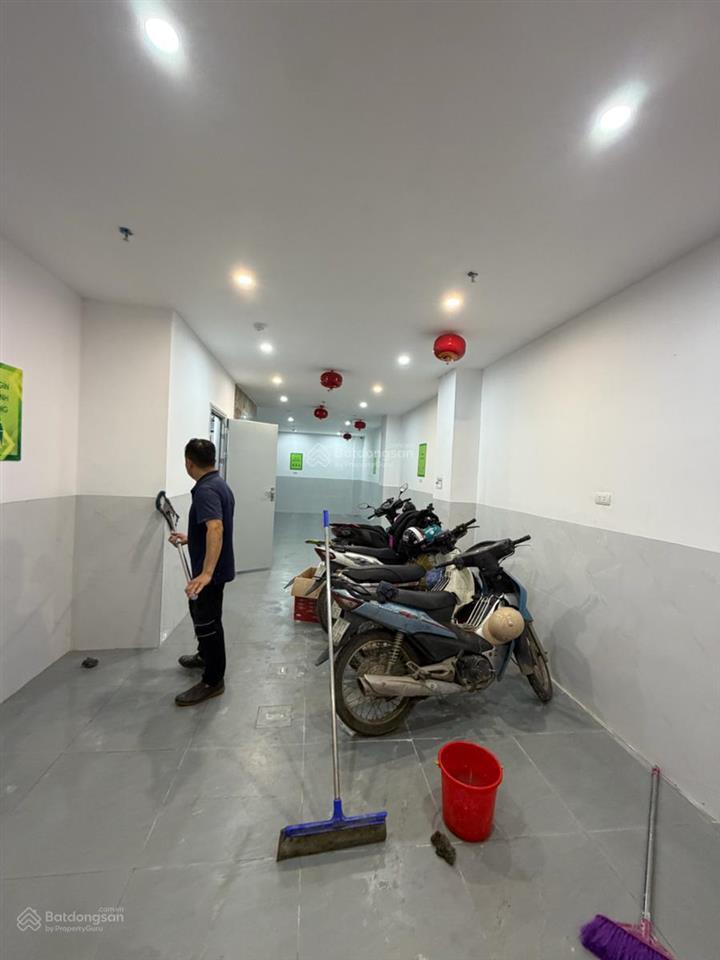 Bán cc mini tại dịch vọng cầu giấy, 77m2, 7 tầng, 5,1m mặt tiền, giá tốt 24,6 tỷ