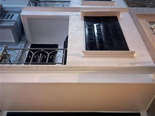 Bán nhà cầu giấy, phân lô oto tránh, 50m2,5 tầng, 4,5m mặt tiền, giá 22,5 tỷ