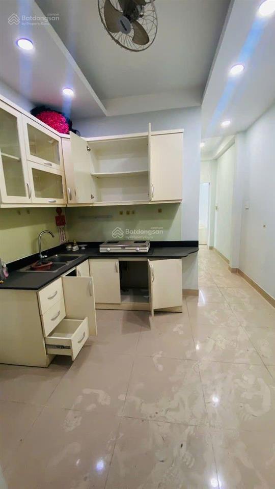 Nhà hẻm xe hơi quận 11, 4 tầng, 5 phòng ngủ, 37m2 giá tốt, ở ngay