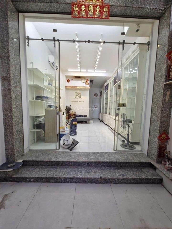 Nhà hxh  cách mặt tiền 1 căn  4 tầng xây kiên cố  quận 11  nhỉnh 8 tỷ