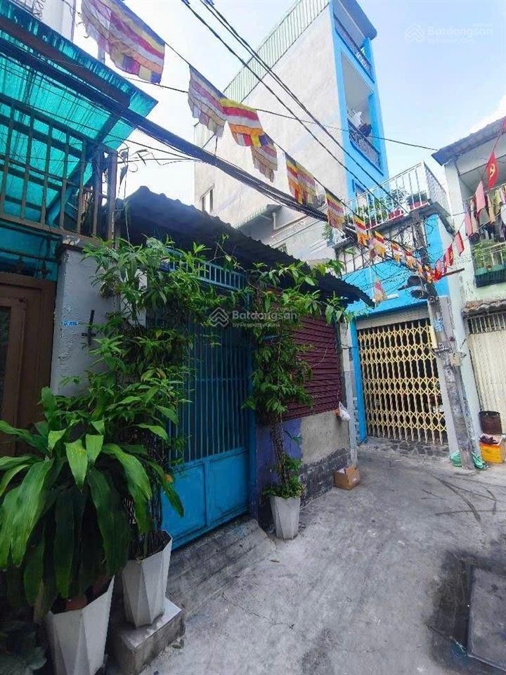 Bán đất tặng nhà  hxh thông  gần mặt tiền  khu dân trí  31m2  nhỉnh 3 tỷ.