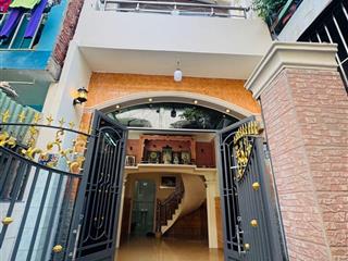 Quận 11  sát vách quận 10  42m²  3 tầng btct  xe hơi tới nhà  chỉ 5.** tỷ.