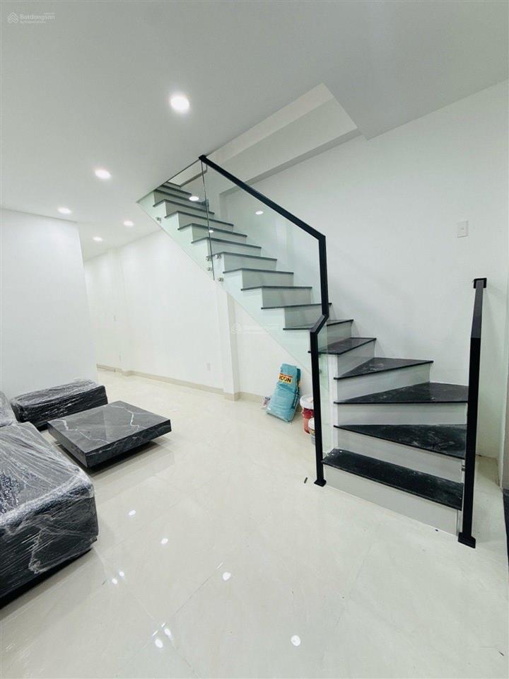 Quận 10  37m²  hẻm 4m  gần mặt tiền  chỉ nhỉnh 6 tỷ.