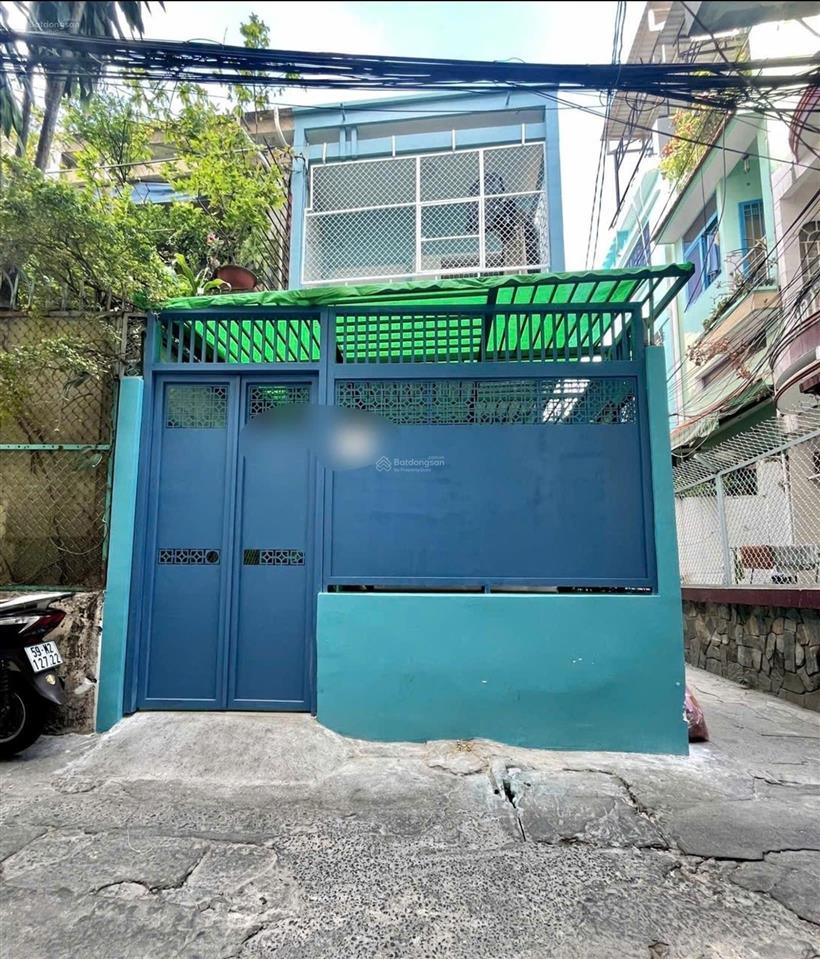 Quận 10  sát vách quận 1  50m²  nhà xây kiên cố  hoàn công  sổ vuông  nở hậu  chỉ 8.x tỷ.