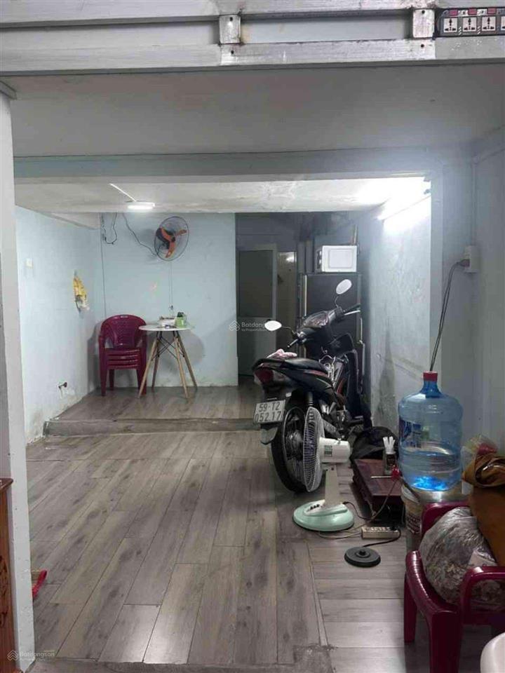 Nhà cũ tiện xây mới  lý thái tổ  32m2  hẻm xe hơi  3 tầng  chỉ 4.xx tỷ