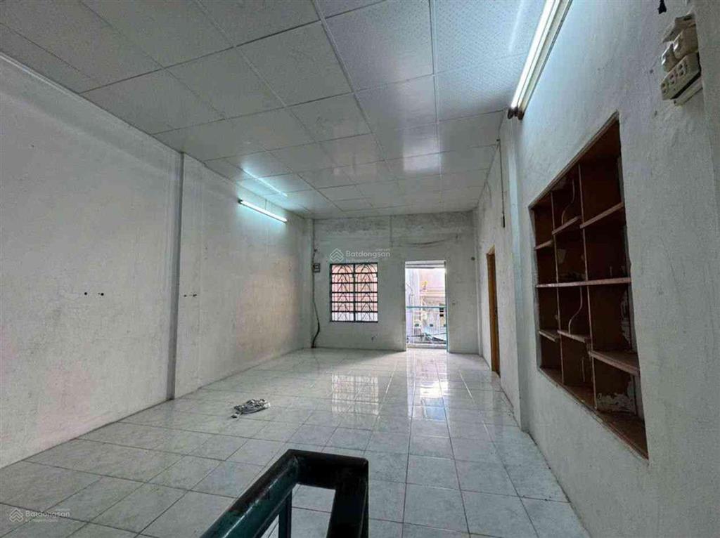 Nhà cũ tiện xây mới  hẻm 4m thông  35m  hồng bàng, quận 11  chỉ 4.25 tỷ