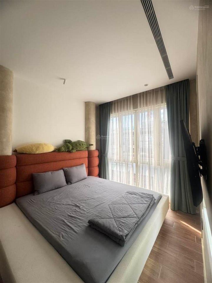 Nhà 5 tầng có thang máy full nội thất cao cấp xe hơi tránh 40m2 thành thái q10 9,6 tỷ