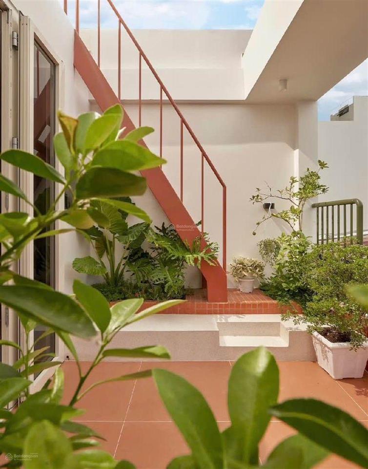 Nhà 5 tầng có thang máy full nội thất cao cấp xe hơi tránh 40m2 thành thái q10 9,6 tỷ