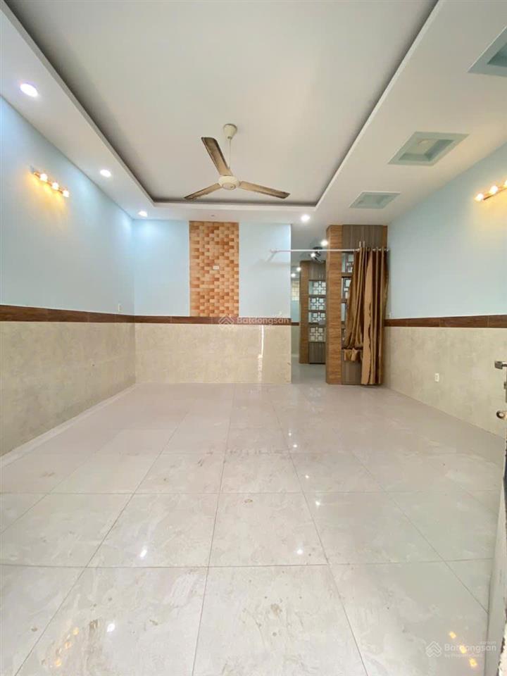 Nhà ngay đh luật  100m2 (5x20m)  chỉ 6.65 tỉ  quốc lộ 13  chợ bình triệu  phạm văn đồng