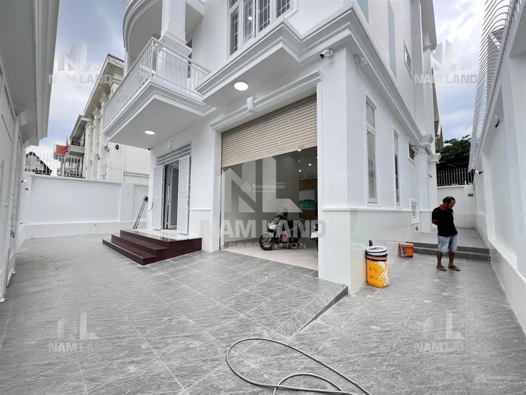 Villa 15x20 mới 100% sân vườn, 2 lầu gần global city, phước long, giá chỉ 30tr