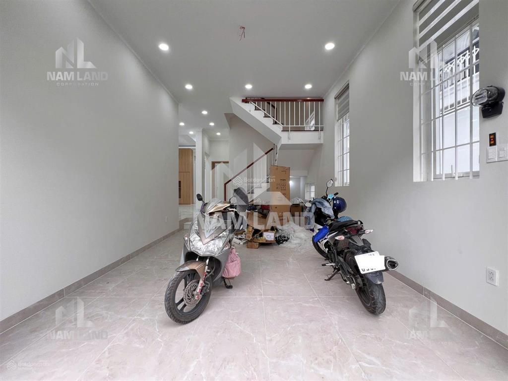 Villa 15x20 mới 100% sân vườn, 2 lầu gần global city, phước long, giá chỉ 30tr