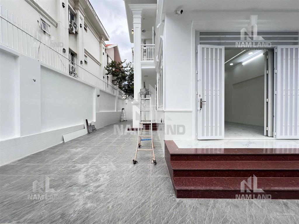 Villa 15x20 mới 100% sân vườn, 2 lầu gần global city, phước long, giá chỉ 30tr