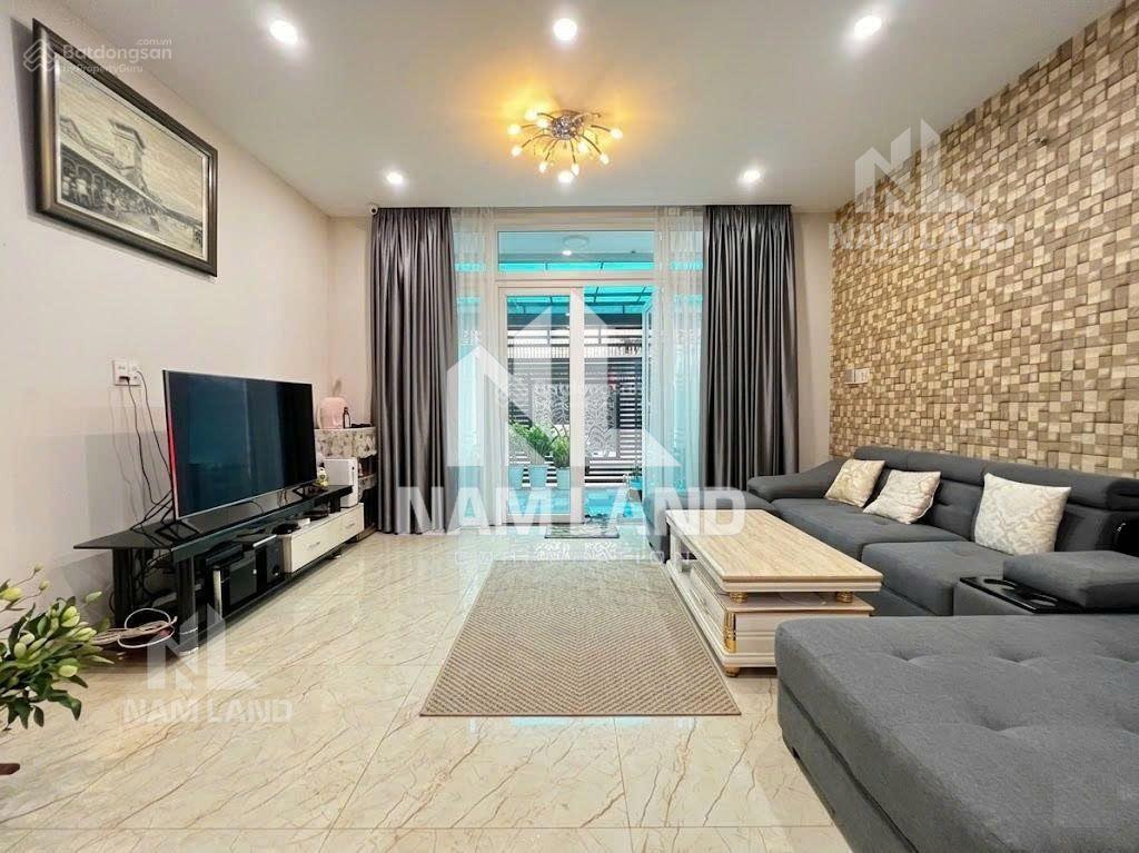 Nhà khu làng báo chí 3 lầu full nội thất đẹp giá 40tr