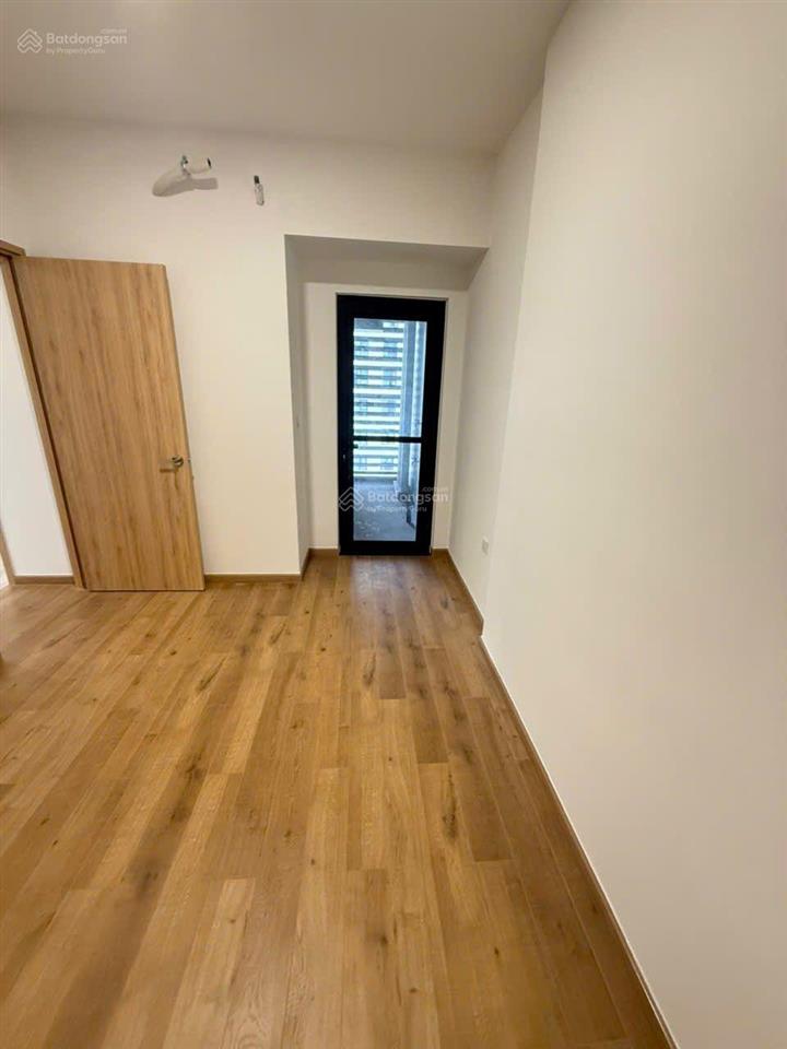 Cho thuê căn 61 m có 2 máy lạnh, 1 nước nóng, rèm, gian phơi giá 10 tr