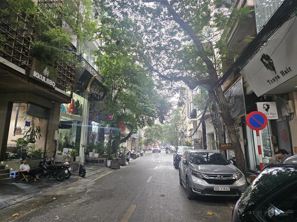 Bán nhà mặt phố bùi thị xuân, diện rộng mặt tiền lớn, lõi phố cổ hiếm nhà bán dt 168m mt 7m. 121.