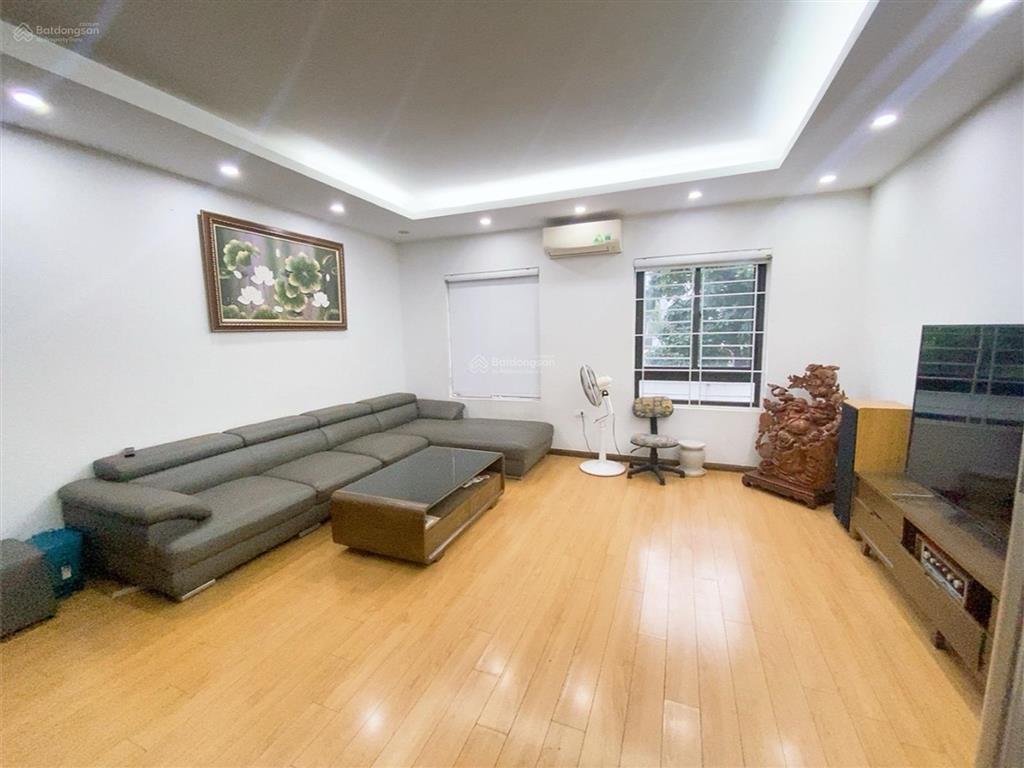 Cực hiếm nhà gần ga  ô tô  5 tầng thang máy  3 thoáng quang trung chỉ 11 tỷ dt rộng